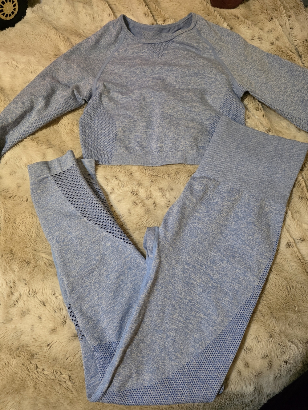 SHEIN Light Blue Seamless Leggings & Crop Long Sleeve Set